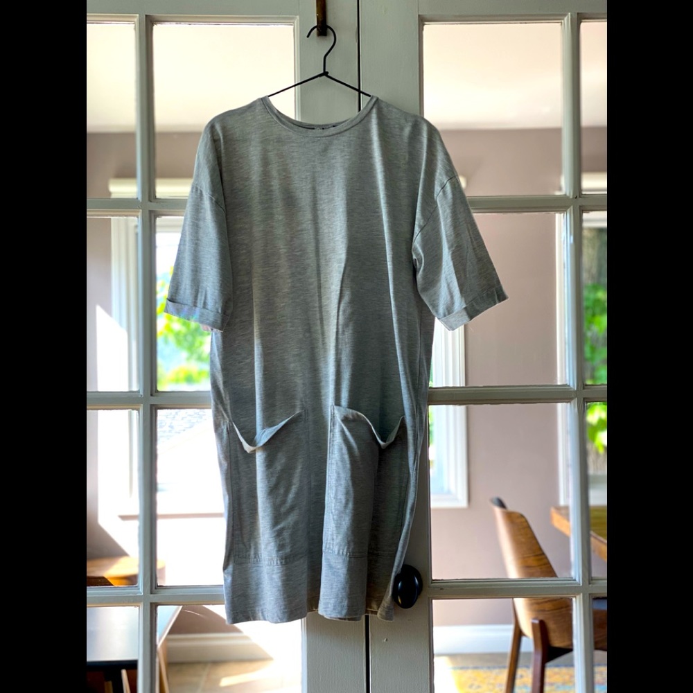 ASOS. grey jersey shirt dress. size 6. slouchy pocket detail.